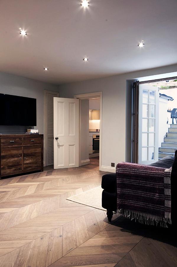 Central Hastings, Stylish-Luxe, Seaside Apartment. ภายนอก รูปภาพ