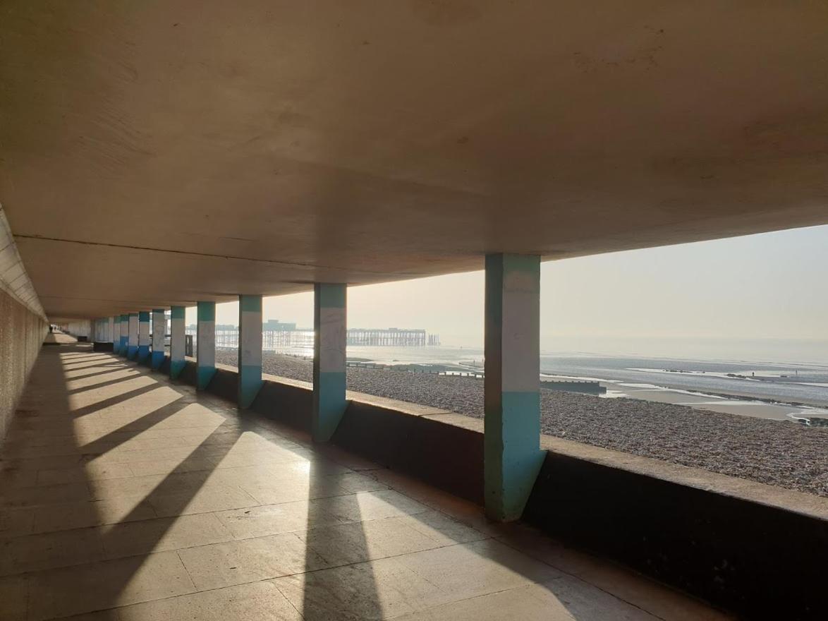 Central Hastings, Stylish-Luxe, Seaside Apartment. ภายนอก รูปภาพ